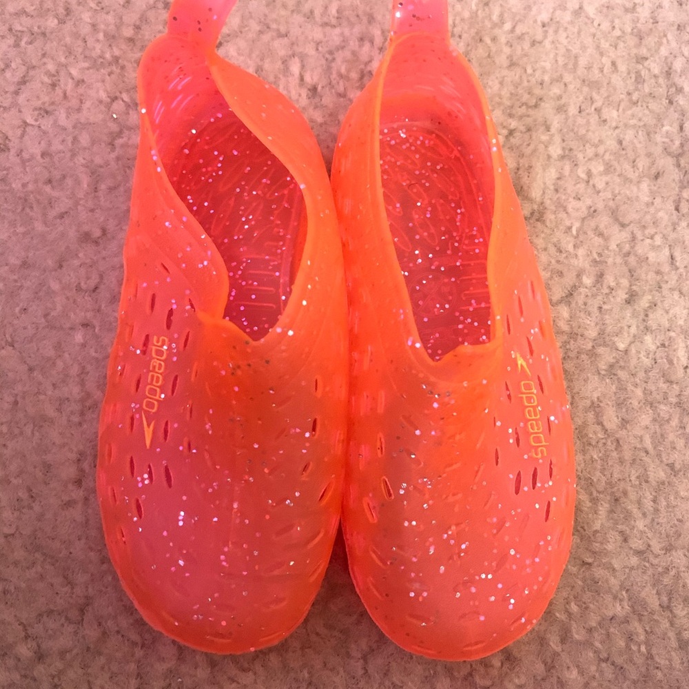 Gently worn water shoes